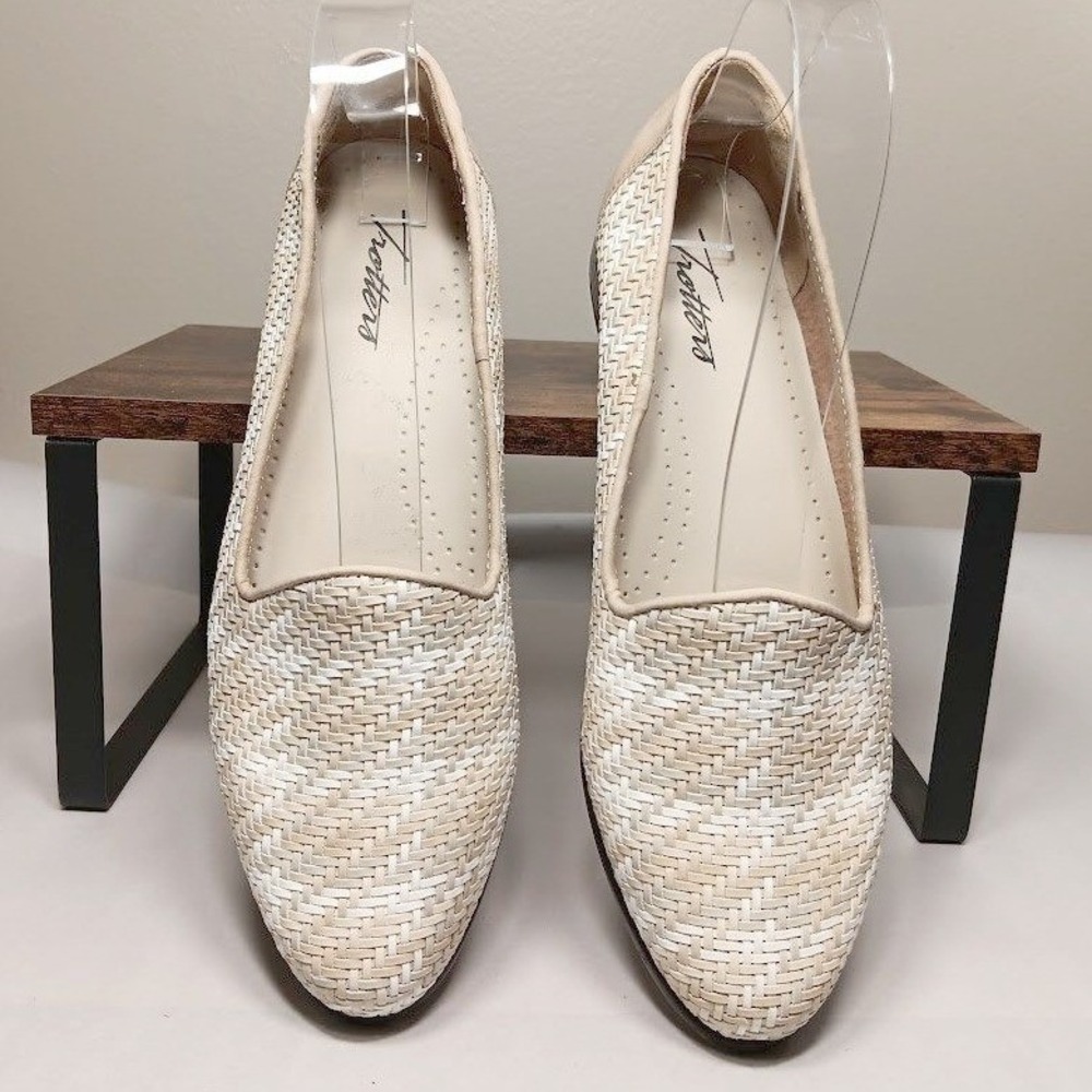 Trotters Woven Loafers Women 7M Beige‎ Excellent Pointed Toe Slip On Flats T5158